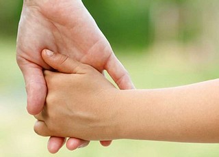 Новым законом расширяется перечень социальных гарантий семьям погибших героев