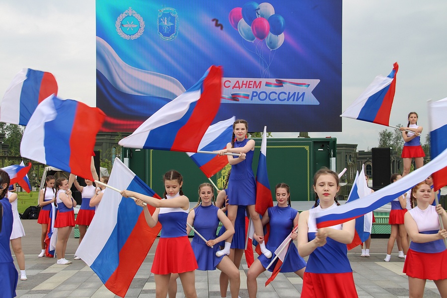 Участники акции «Триколор», Масштабное празднование Дня России пройдёт в Музейно-храмовом комплексе ВС РФ в Одинцовском округе