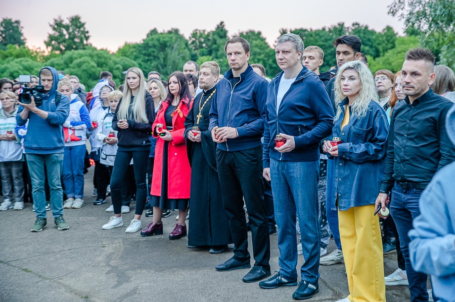 Участники акции, Андрей Иванов принял участие в патриотической акции ко Дню памяти и скорби «Такою все дышало тишиной»