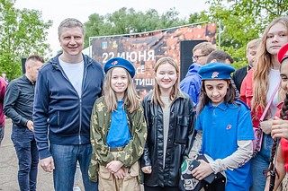 В акции приняли участие глава Одинцовского городского округа Андрей Иванов, глава городского округа Красногорск Дмитрий Волков, общественники, волонтеры Подмосковья, студенческие отряды