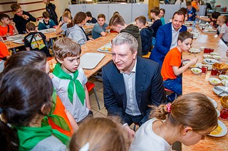 Глава Одинцовского округа ознакомился с учебной программой и пообщался с гимназистами