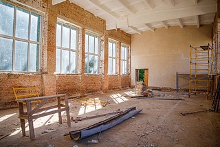 Ход капитального ремонта Введенской школы в Звенигороде проверил Андрей Иванов