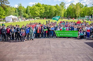 Министр физической культуры и спорта Московской области Дмитрий Абаренов и глава Одинцовского округа Андрей Иванов приняли участие в спортивном субботнике — экологической акции, которая прошла в Одинцовском парке культуры, спорта и отдыха имени Ларисы Лазутиной
