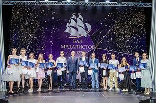 Медалисты-стобалльники