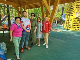 Праздник поддержали представители местного отделения «Молодой гвардии» и одинцовские единороссы