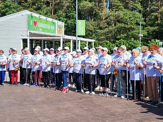Участники марафона скандинавской ходьбы в Одинцово «Северный ветер»