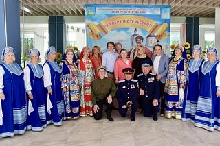 В завершение фестиваля одинцовские партийцы тепло поблагодарили участников за их мастерство и вручили им памятные подарки