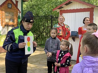 Сотрудники Одинцовской Госавтоинспекции провели акцию, посвященную «Дню образованию службы пропаганды БДД»