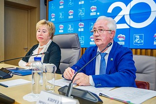 Одинцовские партийцы приняли участие в заседании Совета депутатов Одинцовского округа