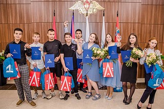 Ребята теперь являются новоселами квартир в жилых домах-новостройках микрорайона «Высокие Жаворонки» в Малых Вяземах