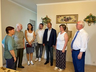 Партийцы поздравили семьи Звенигорода с Днем семьи, любви и верности