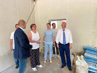 Одинцовские единороссы держат на контроле исполнение наказов в сфере образования