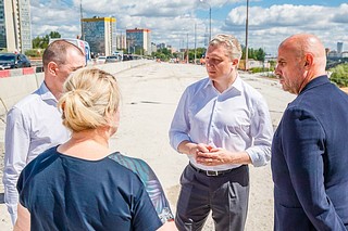 Глава Одинцовского округа проинспектировал ход ремонта эстакады в Отрадном