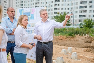 Глава округа Андрей Иванов провел на строительной площадке выездное совещание
