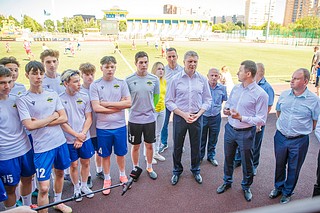 Андрей Иванов поздравил футболистов и их наставников с победой, а также рассказал об основных спортивных событиях, которые пройдут в Одинцовском округе этим летом