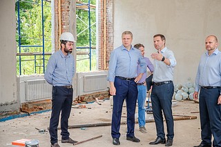 Глава Одинцовского округа оценил темпы капитального ремонта Введенской школы