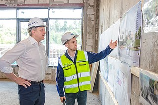 Согласно плану, в центре будут выделены блоки для занятий детей младшего возраста 6-10 лет, для детей от 10 до 17 лет и отдельно — большой спортивный блок
