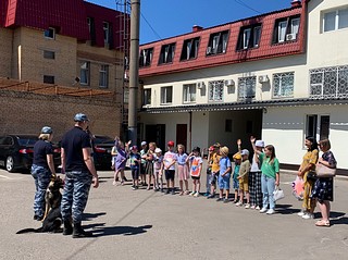 День открытых дверей прошел в Управлении МВД по Одинцовскому городскому округу. В гости к полицейским пришли школьники
