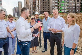 Секретарь одинцовского отделения «Единой России» проинспектировал ход реконструкции улицы Чистяковой