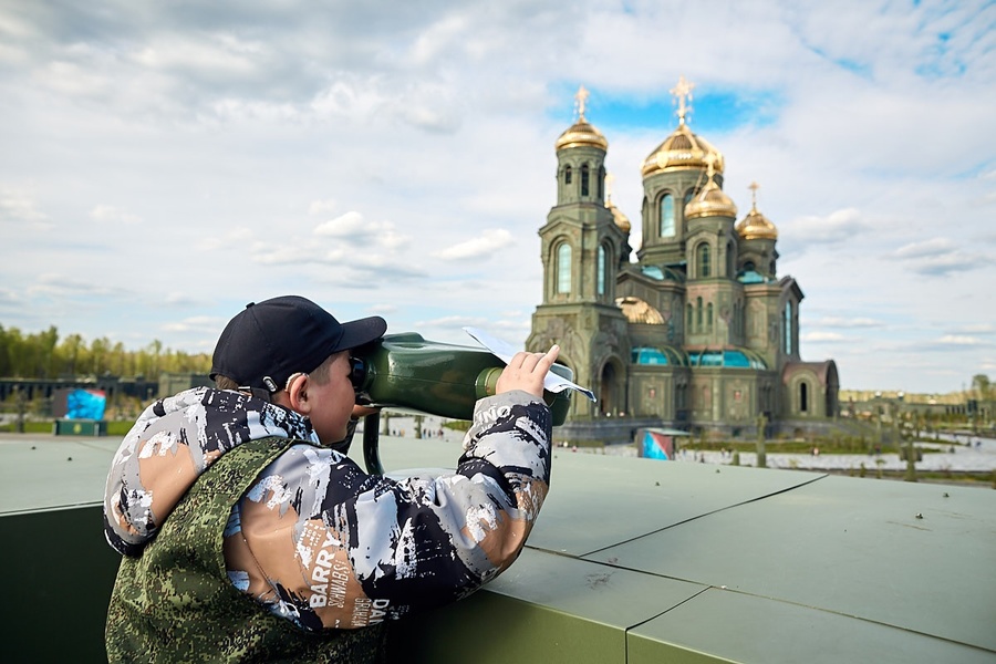 Увлекательный квест в честь Государственного флага России пройдёт в Музейно-храмовом комплексе ВС РФ, Август