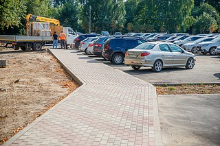 Андрей Иванов вместе с жителями проверил ход благоустройства у станции МЦД «Лесной Городок»