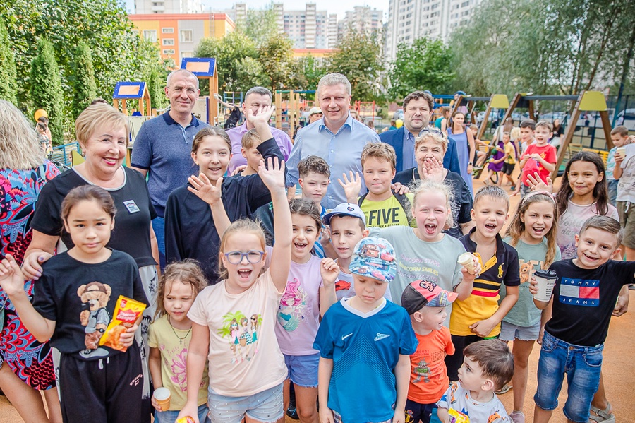 Андрей Иванов открыл 2 детских площадки по губернаторской программе, Август