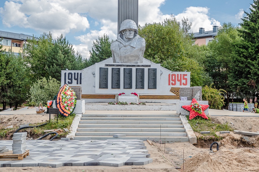 Особое внимание в ходе благоустройства глава Одинцовского округа поручил уделить самому памятнику, Август