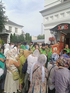 Божественная литургия в самый день праздника состоялась под открытым небом на Соборной площади Саввино-Сторожевского монастыря