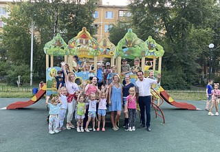 Одинцовские партийцы поддержали праздник двора в Кубинке-2