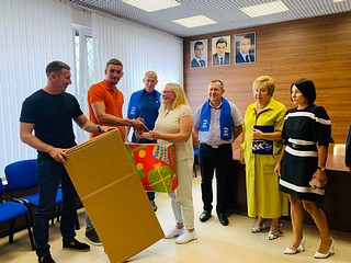 Партийцы Одинцовского округа провели акцию «Собери ребёнка в школу»