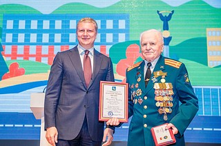 Благодарственные письма главы Андрея Иванова и медали «65 лет городу Одинцово» получили более 300 жителей округа