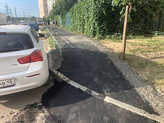 Тротуар вдоль детского сада обустроили в микрорайоне Новая Трехгорка