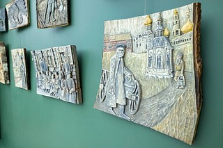 Свои резные работы представил Андрей Яковлев