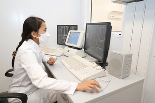 Кроме компьютерного томографа в отделении есть процедурные для проведения бронхоскопии, колоноскопии и гастроскопии, кабинет УЗИ