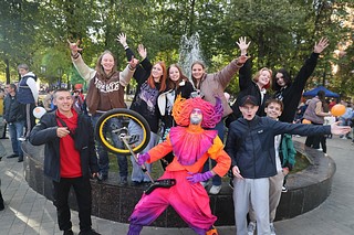 В рамках празднования 870-летия Звенигорода в Городском парке с 12:00 до 16:00 проходил Фестиваль национальных культур «Арт-Фолк России»