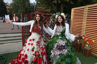 В рамках празднования 870-летия Звенигорода в Городском парке с 12:00 до 16:00 проходил Фестиваль национальных культур «Арт-Фолк России»