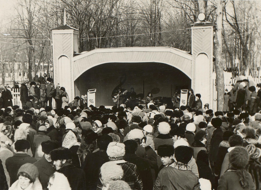 Звенигородский городской парк культуры и отдыха был открыт 22 марта 1967 года, Сентябрь