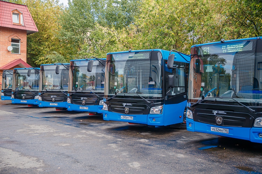В рамках обновления транспортных средств муниципалитет получил от губернатора 21 автобус ЛиАЗ-4292, Андрей Иванов осмотрел новые автобусы АО «Мострансавто», которые 1 сентября выйдут на маршруты Одинцовского округа