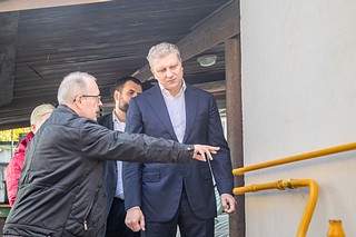 Глава муниципалитета встретился с жителями деревни Большое Сареево Александром и Ниной Афанасьевыми, дом которых подключили к газу минувшим летом