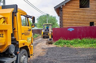В ходе догазификации в деревне Супонево был проложен газопровод длиной 5253 метра, в также построено 90 газопроводов-вводов к домовладениям