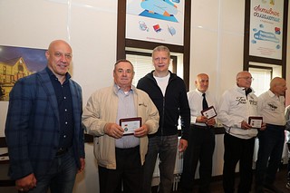 Глава Одинцовского округа в день 65-летия города Одинцово наградил деятелей спорта юбилейными медалями
