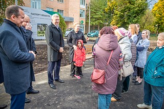 Андрей Иванов обсудил с жителями концепцию благоустройства сквера, расположенного на улице Герцена, рядом со Звенигородской поликлиникой Одинцовской областной больницы