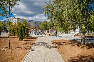 Благоустройство сквера было выполнено в рамках Государственной программы Московской области «Формирование современной комфортной городской среды»