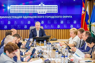 Обращения жителей в социальных сетях обсудили на еженедельном совещании Андрея Иванова
