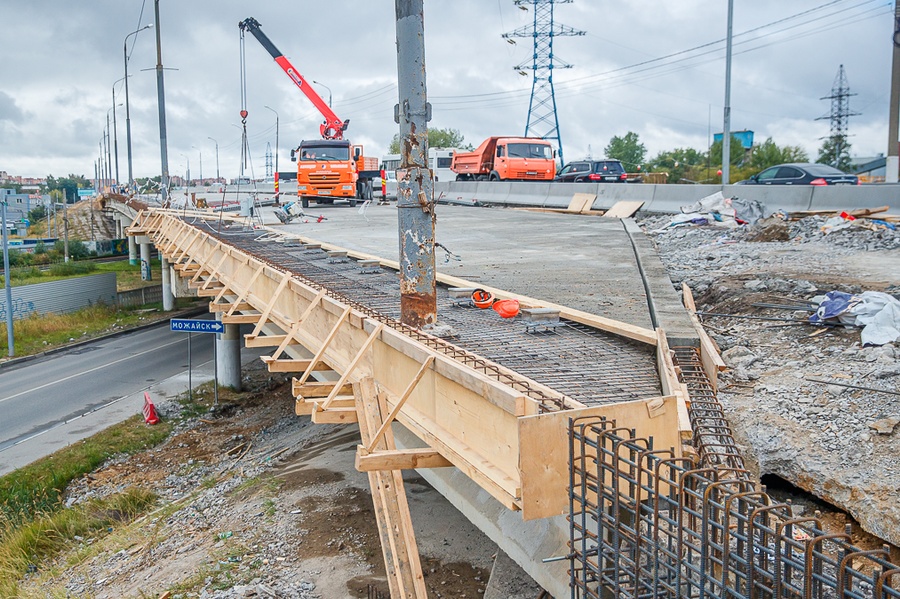 Первый этап реконструкции эстакады на 26-м километре Можайского шоссе выполнен на 70%, Сентябрь