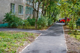 В рамках программы губернатора Московской области Андрея Воробьёва во дворах на улице 30 лет Октября обновили более 10 700 квадратных метров покрытия
