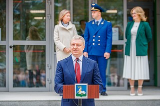 Андрей Иванов и Ольга Забралова поприветствовали учеников обновленной Введенской школы № 3 в Звенигороде