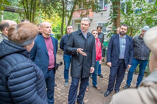 Андрей Иванов проинспектировал снос самовольно установленных хозяйственных построек в поселке Усово-тупик