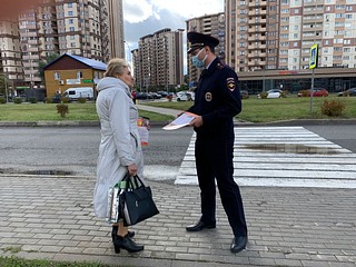 Полицейские провели беседу с жителями поселка Лесной городок