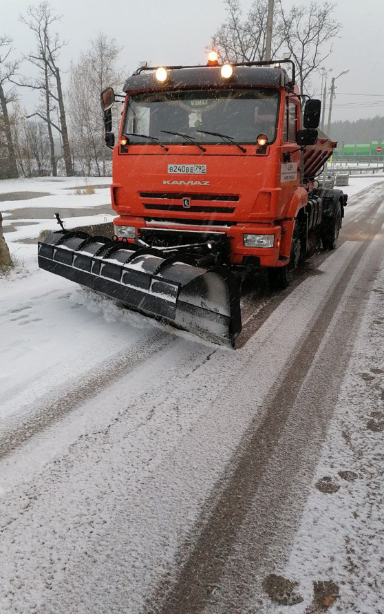 В уборке снега утром 31 октября в Одинцовском округе задействовали 31 единицу техники, Октябрь